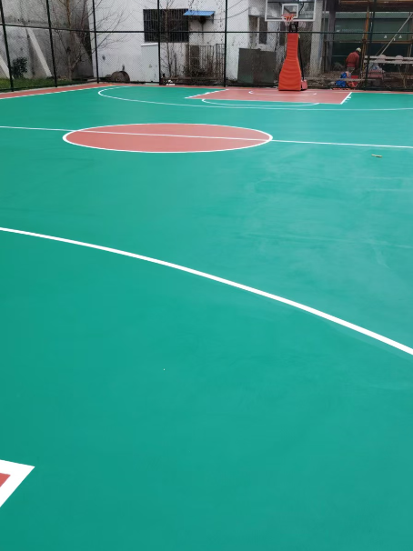 潮南 球场长期使用易出现地面开裂
